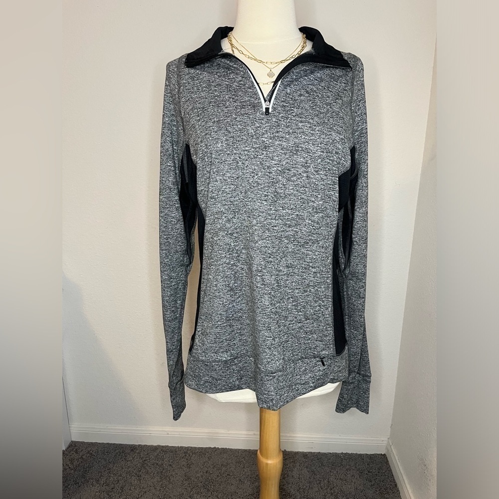Reva active wear quarter zip long sleeve with from side hidden pocket size XL